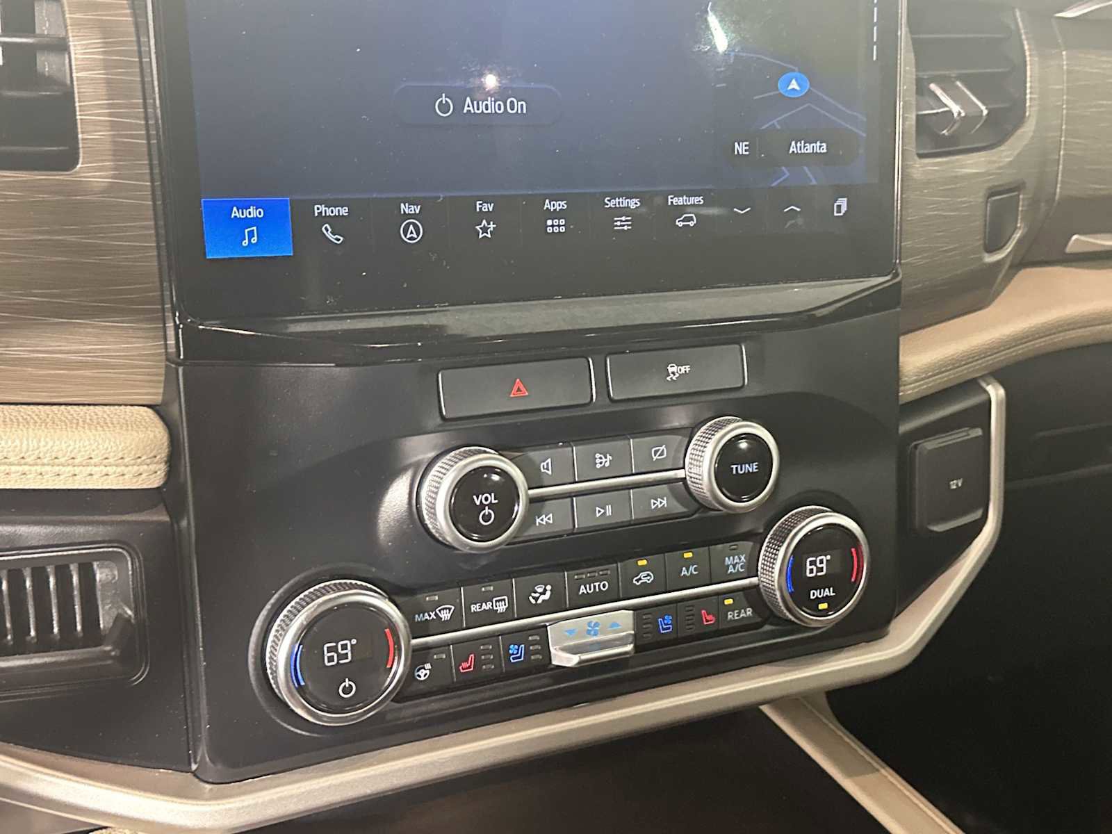 Certified 2023 Ford Expedition Limited image 48