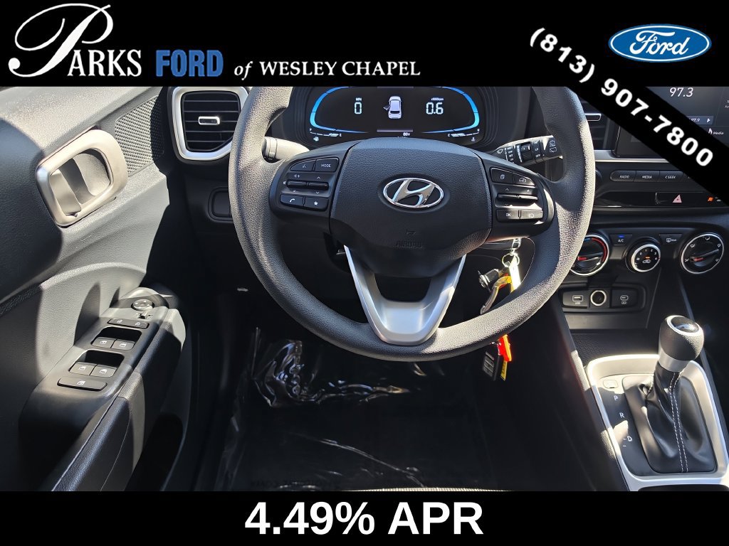 Used 2023 Hyundai Venue SE FWD image 12