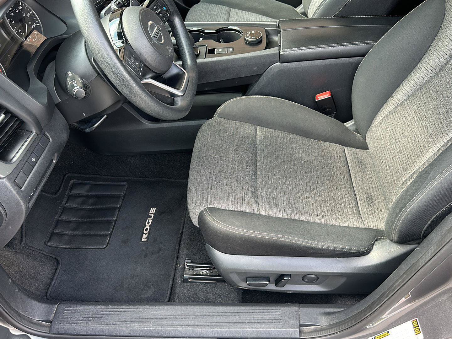 Used 2021 Nissan Rogue SV AWD/4WD image 12