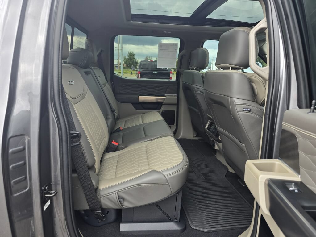 Certified 2025 Ford F350 Platinum w/ Platinum Plus Package AWD/4WD image 13