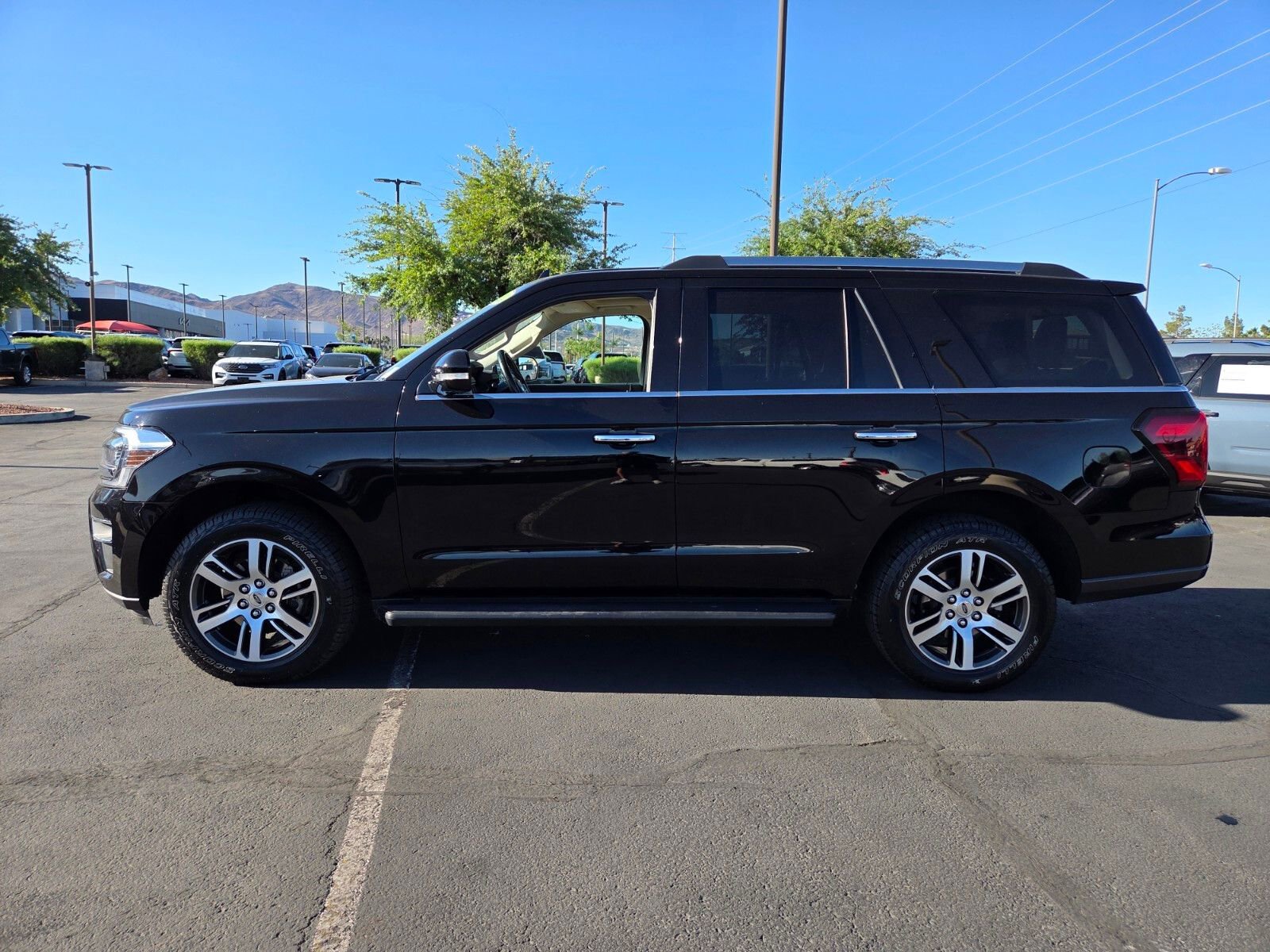 Certified 2024 Ford Expedition Limited image 3