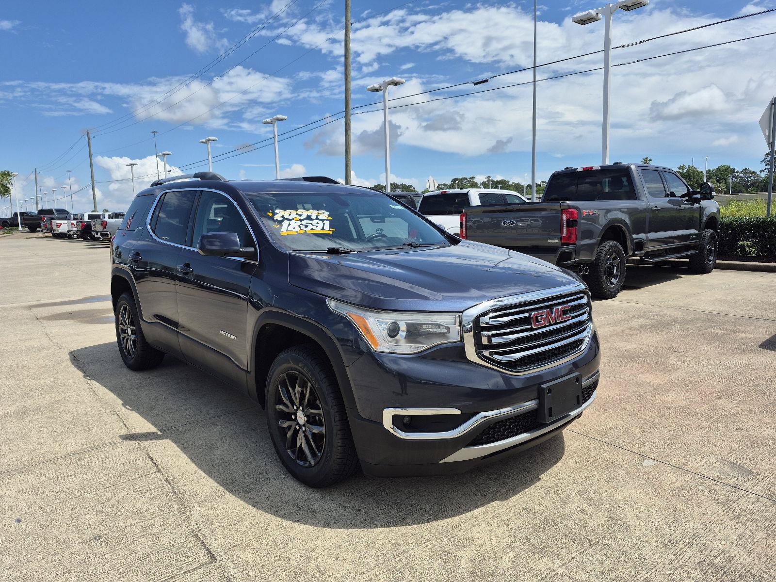 Used 2019 GMC Acadia SLT FWD image 18