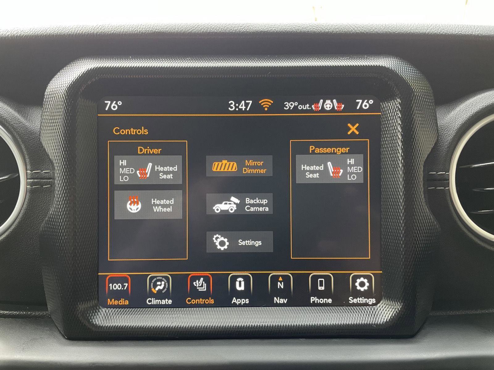 Used 2022 Jeep Wrangler Unlimited Sahara w/ Cold Weather Group AWD/4WD image 27