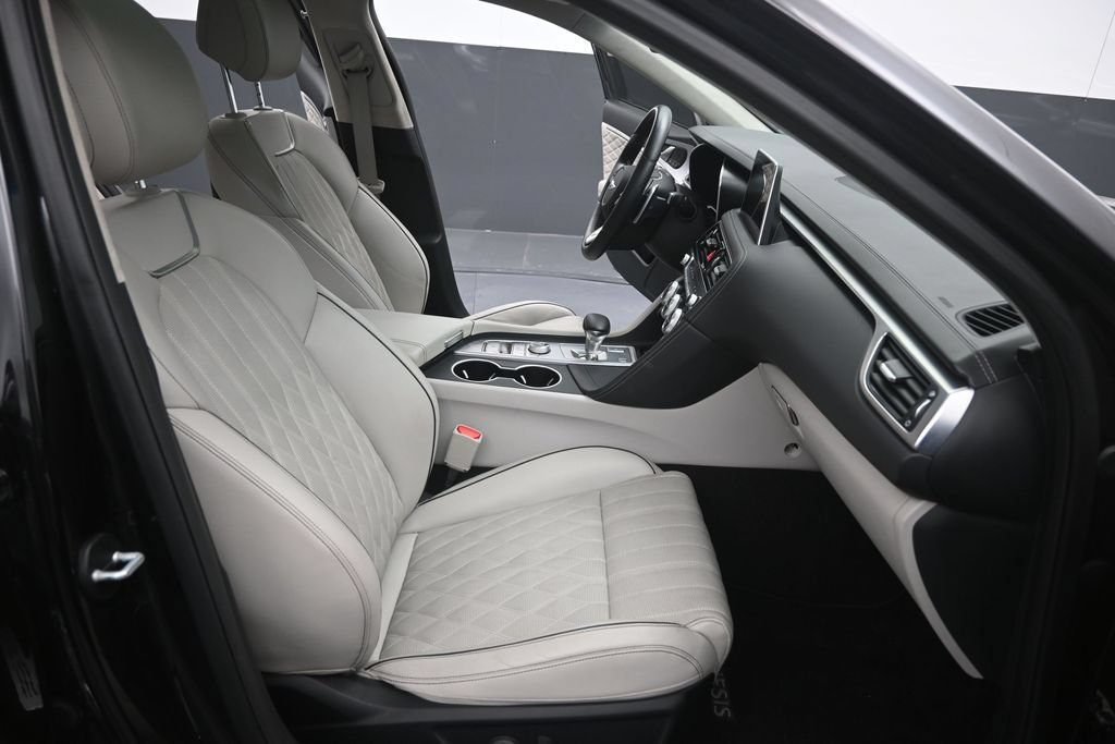 Used 2019 Genesis G70 2.0T Advanced w/ Dynamic Package RWD image 16