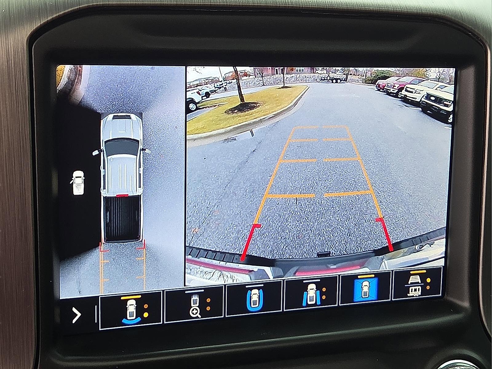 Used 2022 GMC Sierra 3500 Denali w/ Denali Ultimate Package image 16