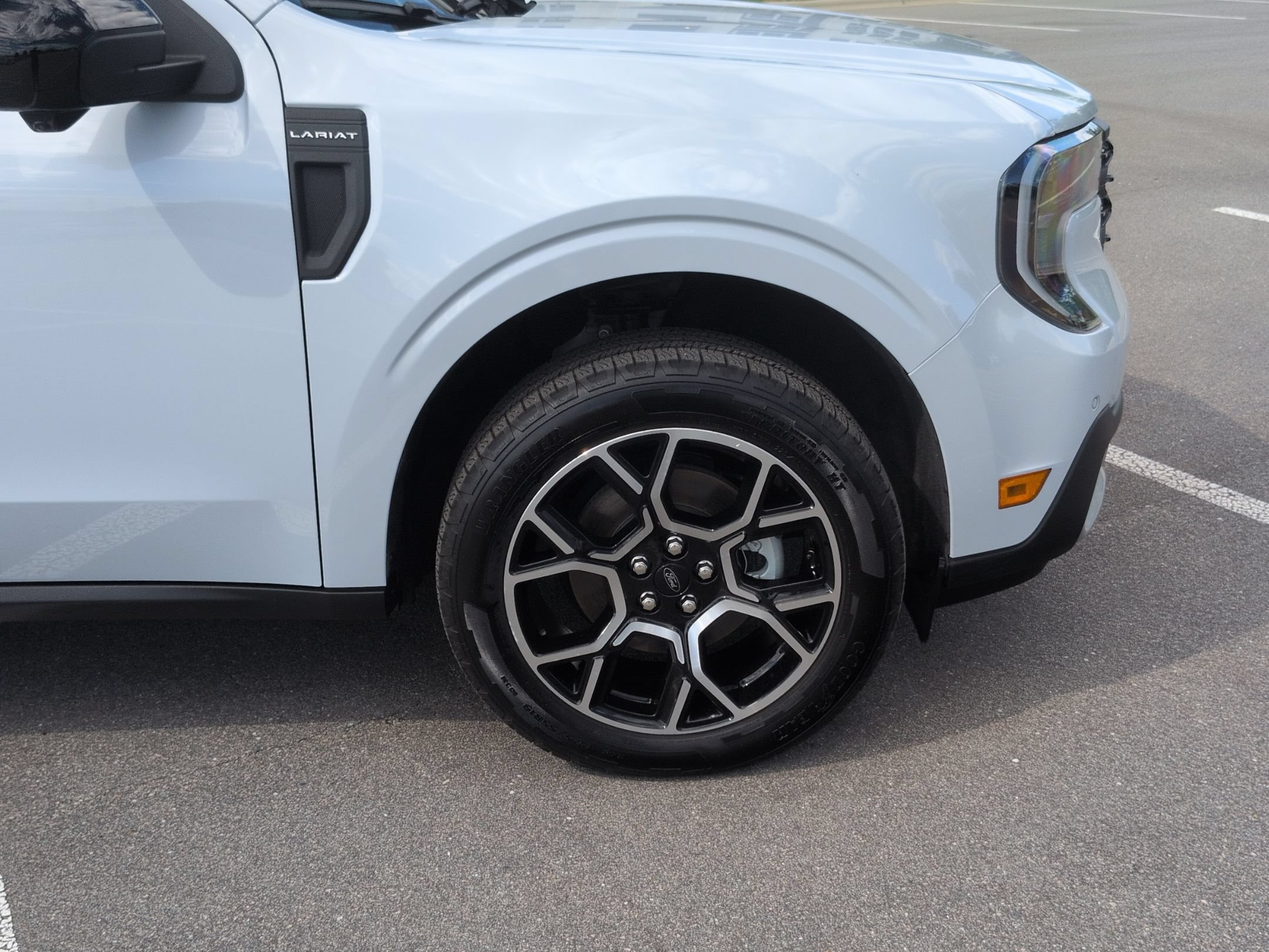 Certified 2025 Ford Maverick Lariat w/ 4K Tow Package AWD/4WD image 11