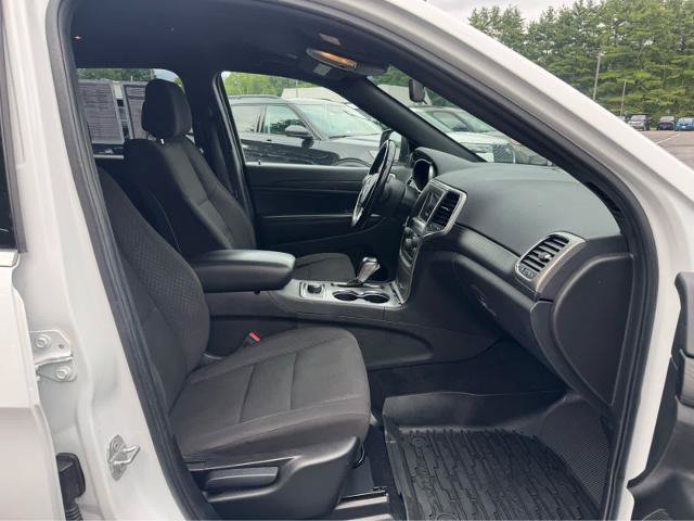 Used 2021 Jeep Grand Cherokee Laredo AWD/4WD image 13