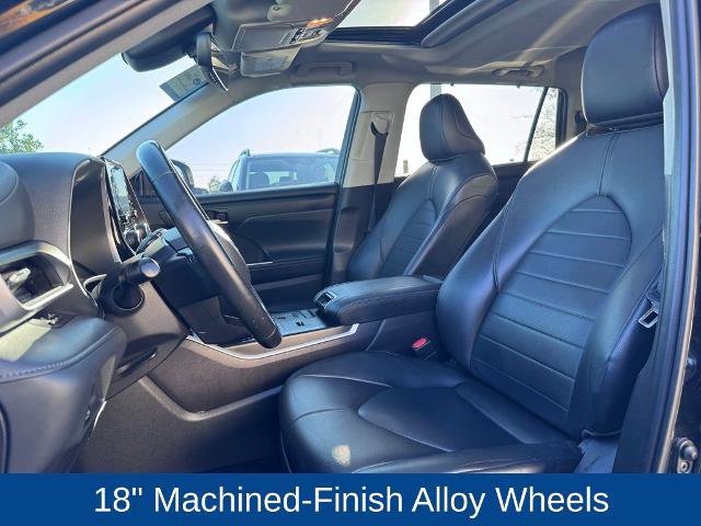 Used 2021 Toyota Highlander XLE image 17