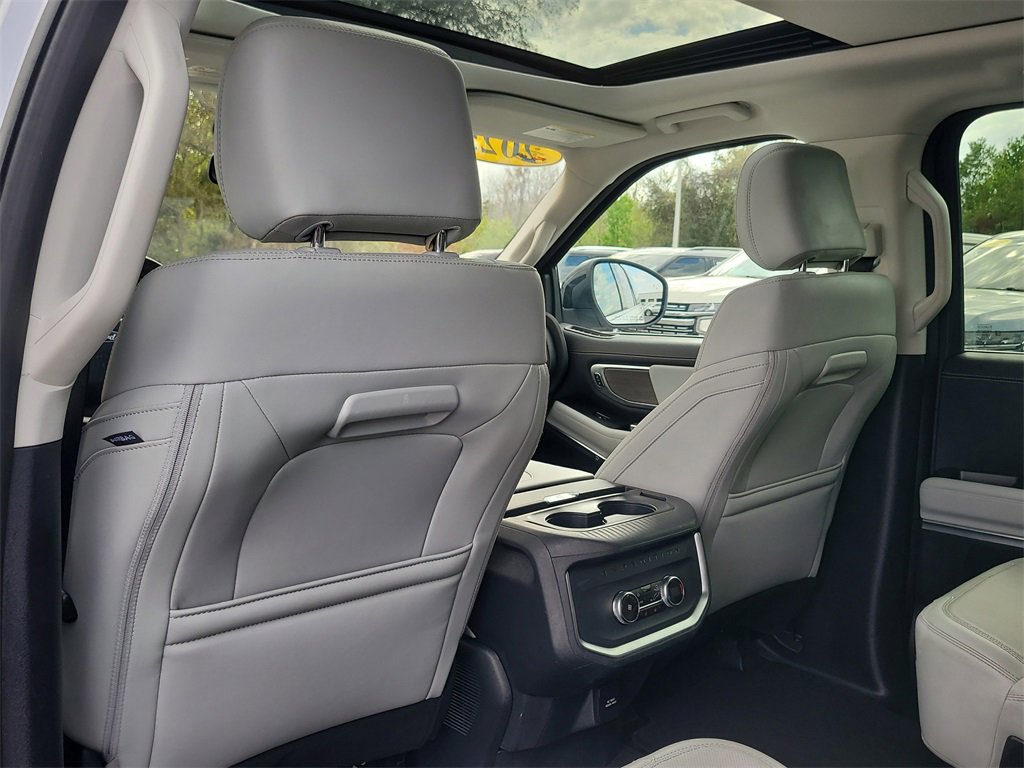 Certified 2025 Ford Expedition Platinum image 12