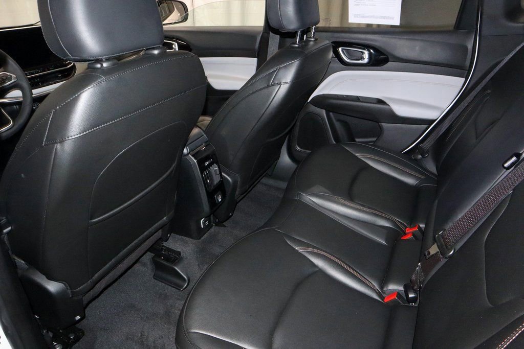 Used 2024 Jeep Compass Limited image 21