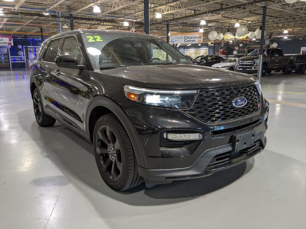 Certified 2022 Ford Explorer ST w/ ST Street Pack AWD/4WD image 4