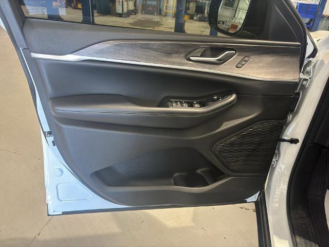 Used 2023 Jeep Grand Cherokee L Limited w/ Trailer Tow Group (B) image 12