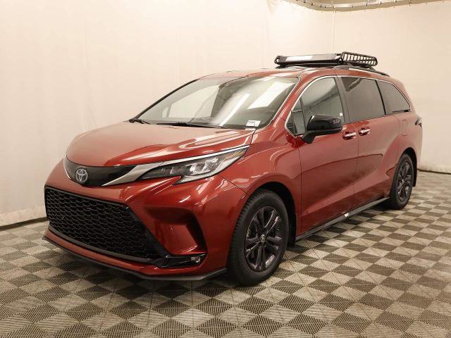 Used 2024 Toyota Sienna XSE w/ XSE Plus Package AWD/4WD image 9