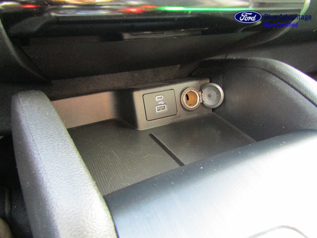 Certified 2022 Ford Escape Titanium FWD image 35