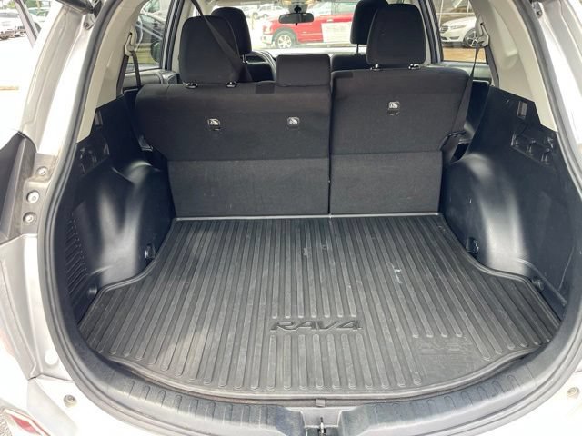 Used 2018 Toyota RAV4 XLE FWD image 31