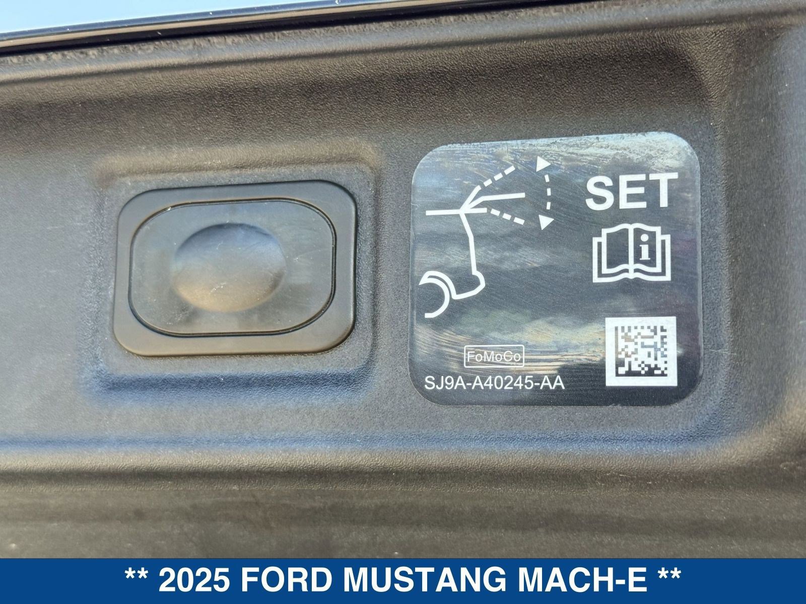 Certified 2025 Ford Mustang Mach-E Premium image 14