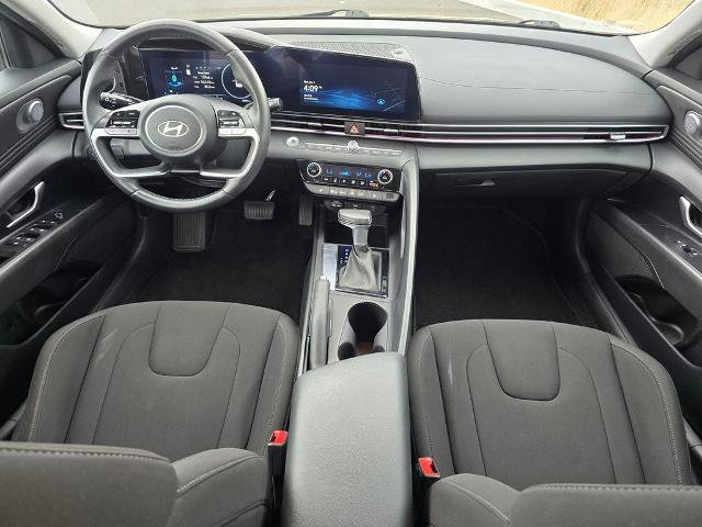 Used 2024 Hyundai Elantra SEL FWD image 12