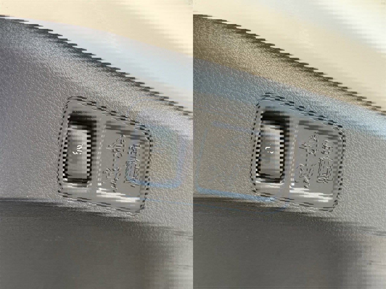 Certified 2023 Ford Expedition Max Platinum image 32