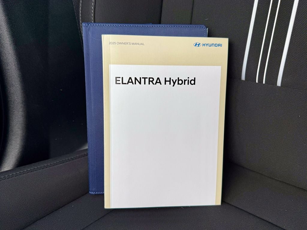 Used 2025 Hyundai Elantra Hybrid FWD image 35