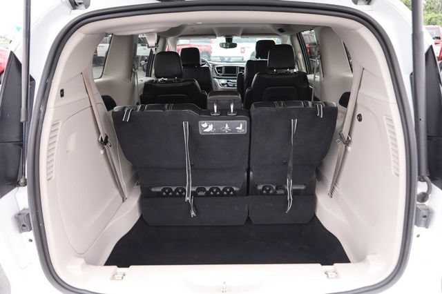 Used 2021 Chrysler Voyager Lxi FWD image 7