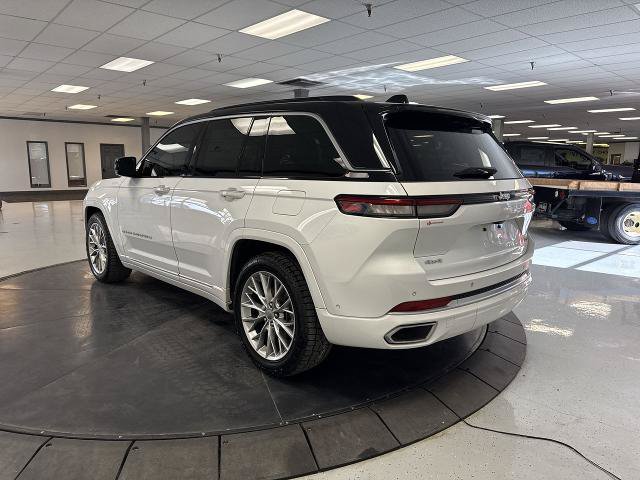 Used 2024 Jeep Grand Cherokee Summit w/ Luxury Tech Group V AWD/4WD image 6