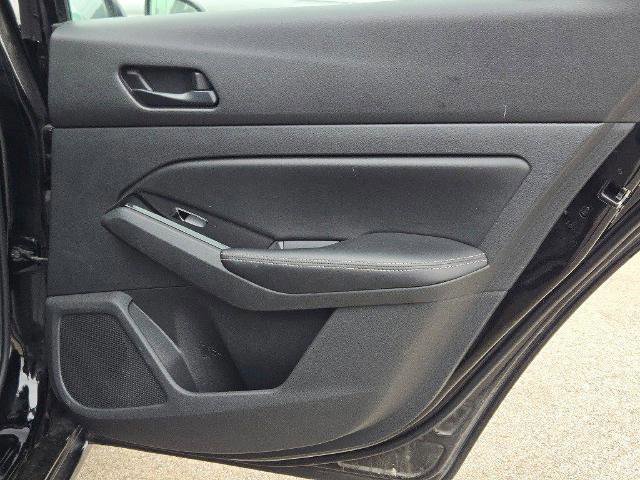 Used 2023 Nissan Altima 2.5 SV image 14