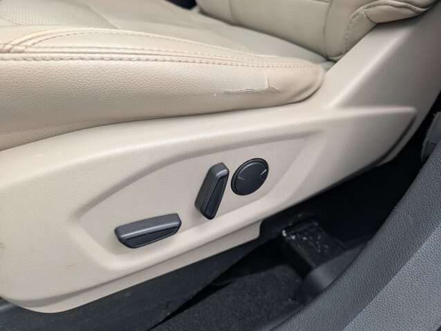 Certified 2019 Ford Explorer Limited FWD image 9