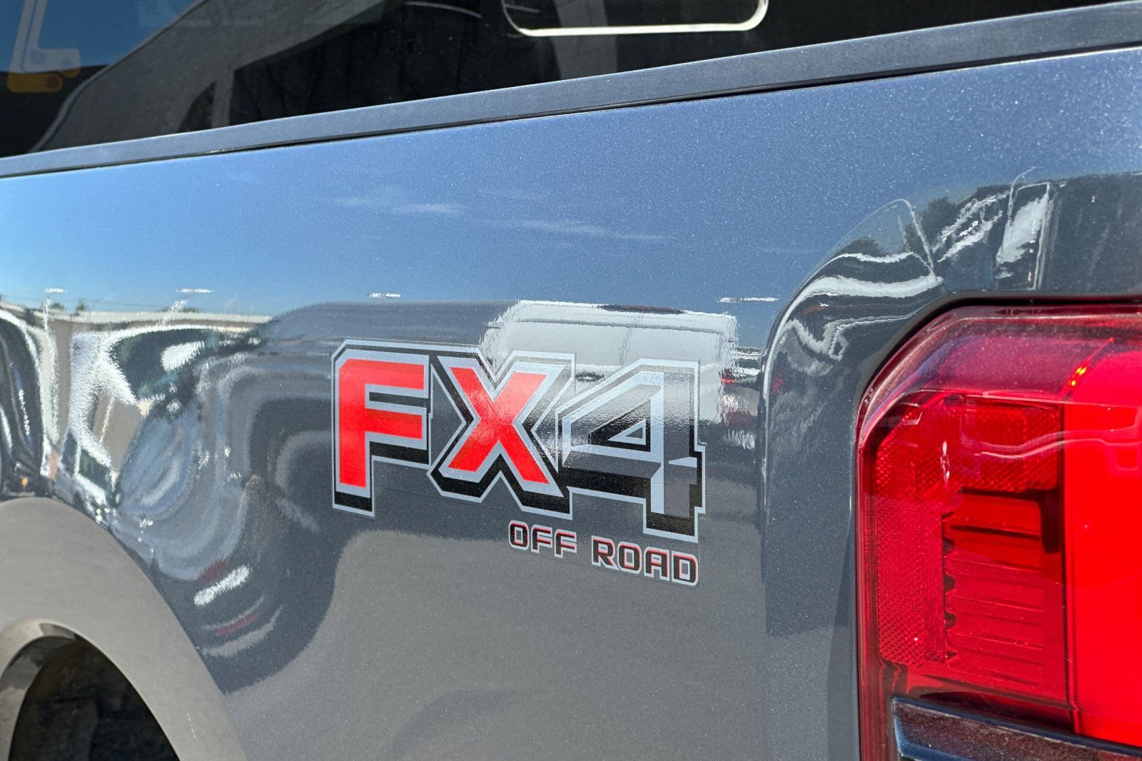 Certified 2024 Ford F250 Limited w/ FX4 Off-Road Package AWD/4WD image 31