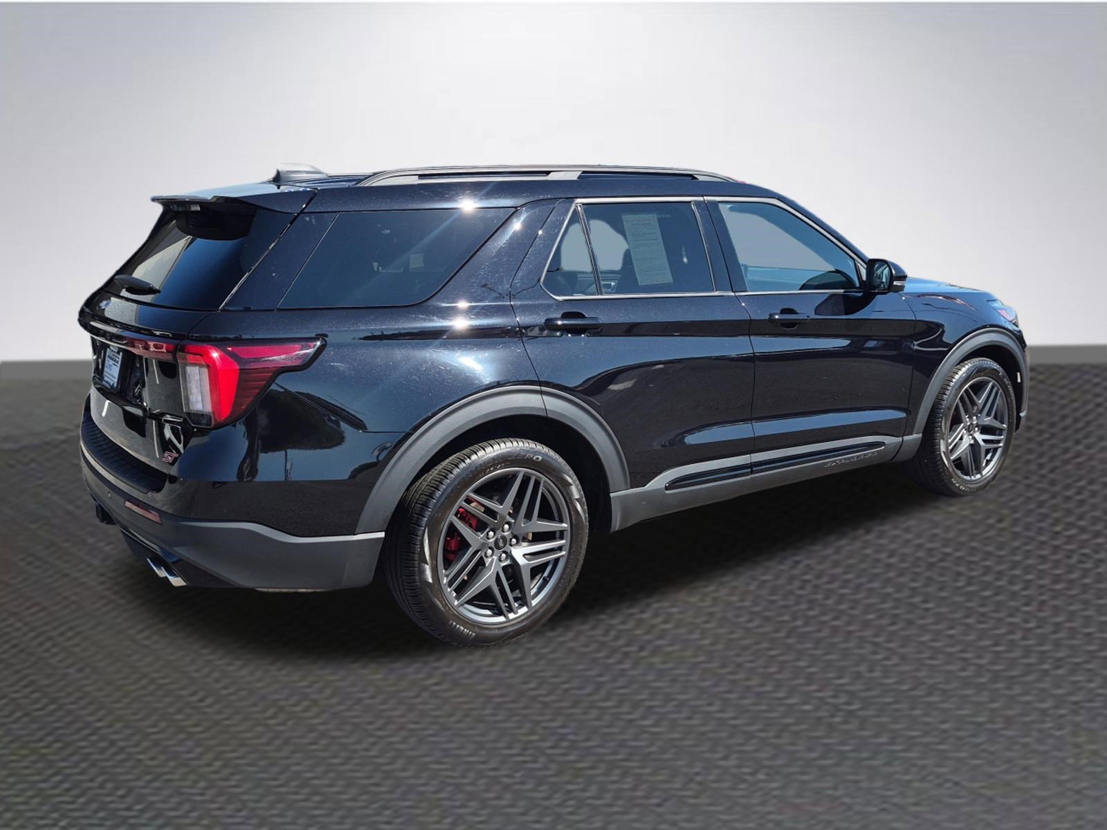 Certified 2025 Ford Explorer ST w/ Sun And Sound Package AWD/4WD image 4