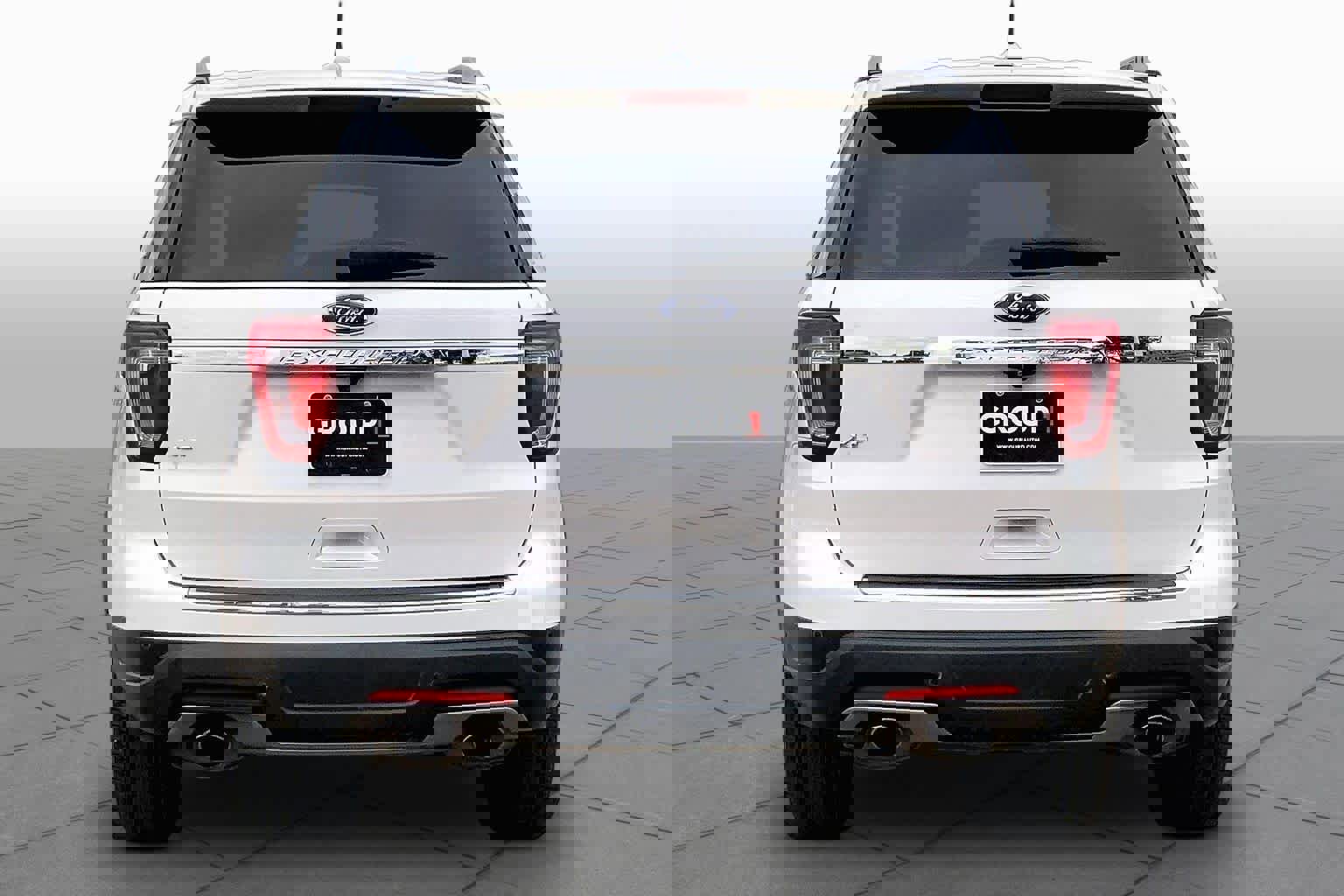 Certified 2018 Ford Explorer XLT w/ Equipment Group 202A image 2