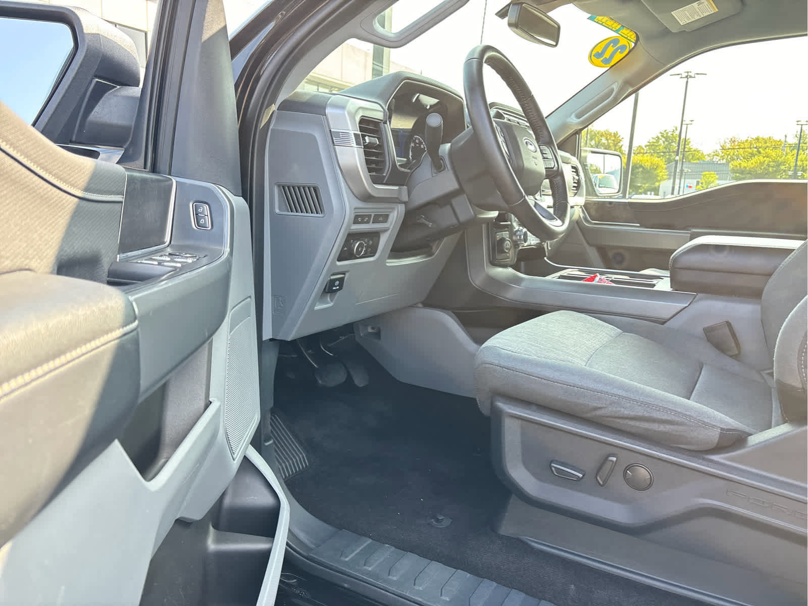 Certified 2022 Ford F150 XLT w/ Equipment Group 302A High image 12