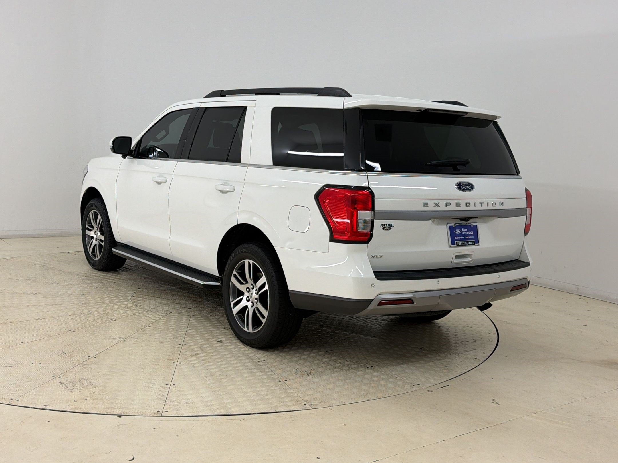 Certified 2022 Ford Expedition XLT AWD/4WD image 3