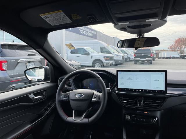 Certified 2025 Ford Escape ST-Line w/ Tech Pack #1 image 30