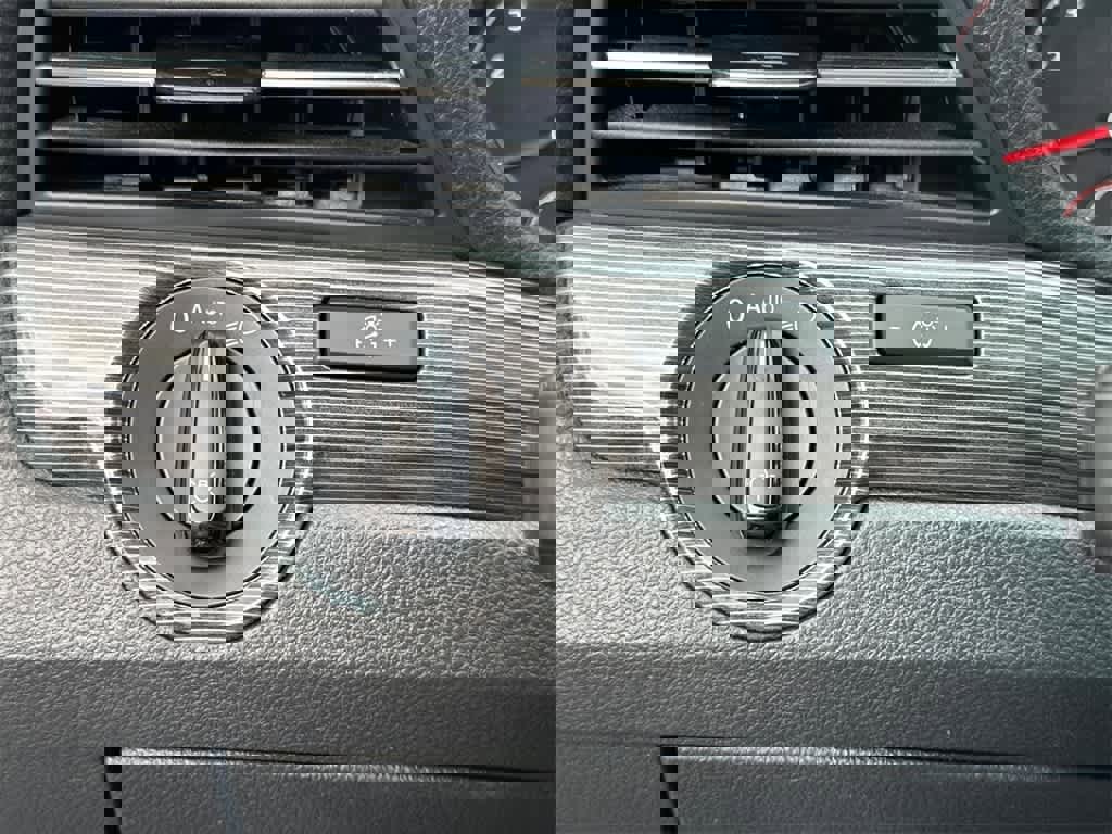 Used 2020 Volkswagen Passat 2.0T R-Line image 30