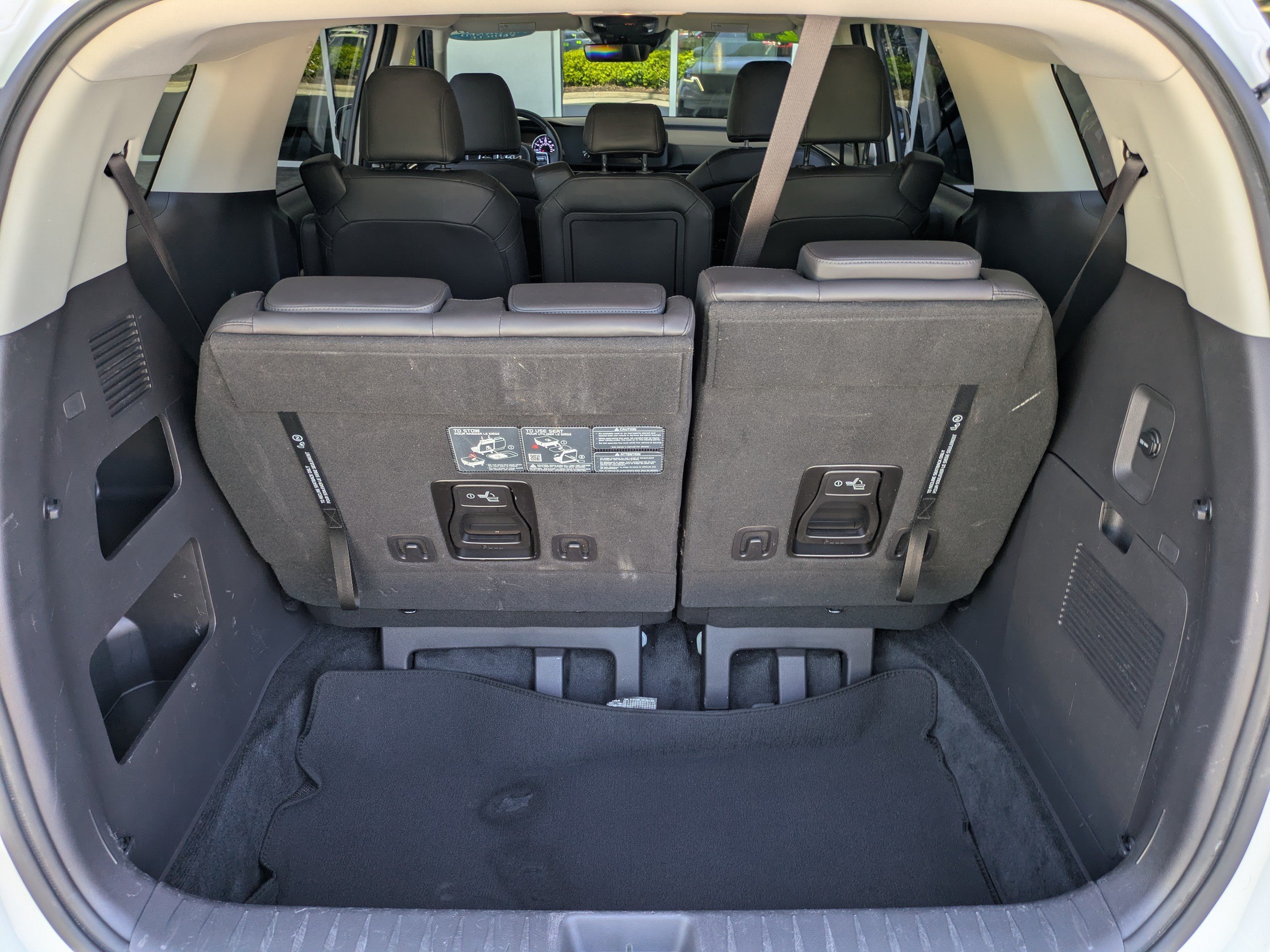 Used 2024 Kia Carnival LX FWD image 13