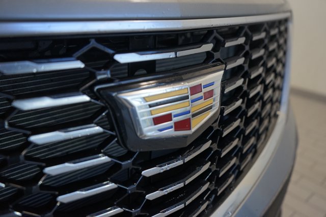 Used 2023 Cadillac XT4 Luxury w/ Cold Weather Package AWD/4WD image 18