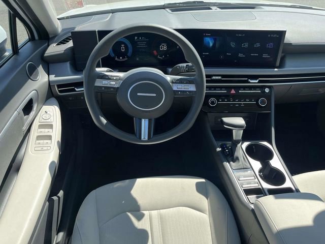 Used 2025 Hyundai Sonata SE FWD image 9
