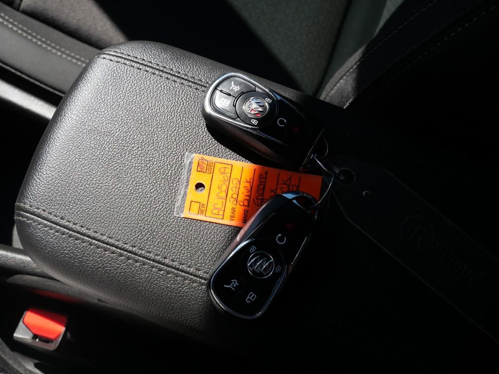 Used 2022 Buick Encore GX Select w/ Sport Touring Package image 28