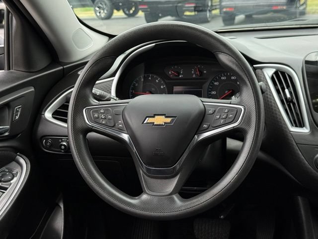Used 2023 Chevrolet Malibu LT w/ Driver Confidence Package FWD image 5
