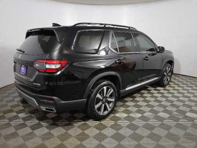 Used 2024 Honda Pilot Touring image 5