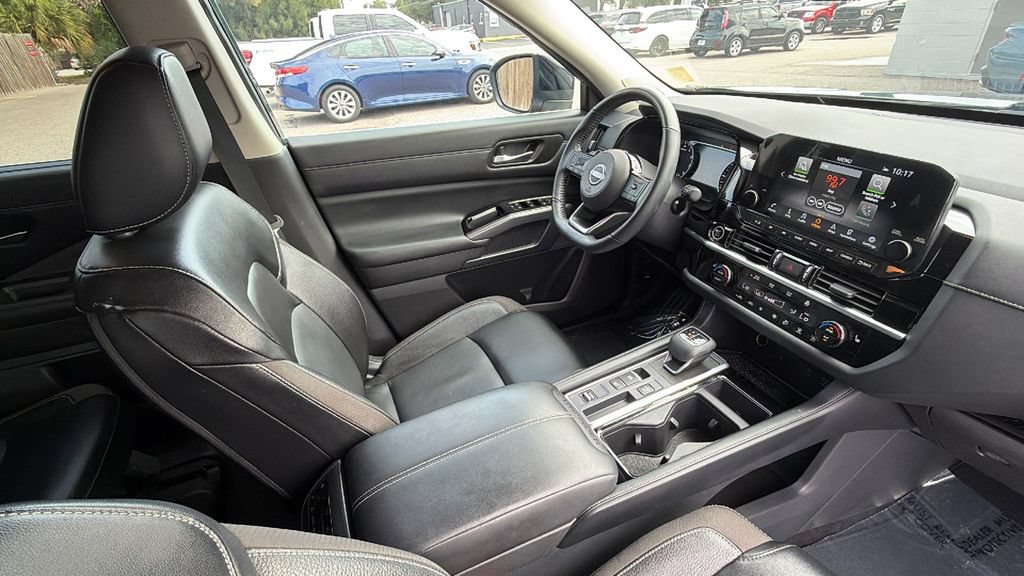 Used 2023 Nissan Pathfinder SL w/ SL Premium Package FWD image 31