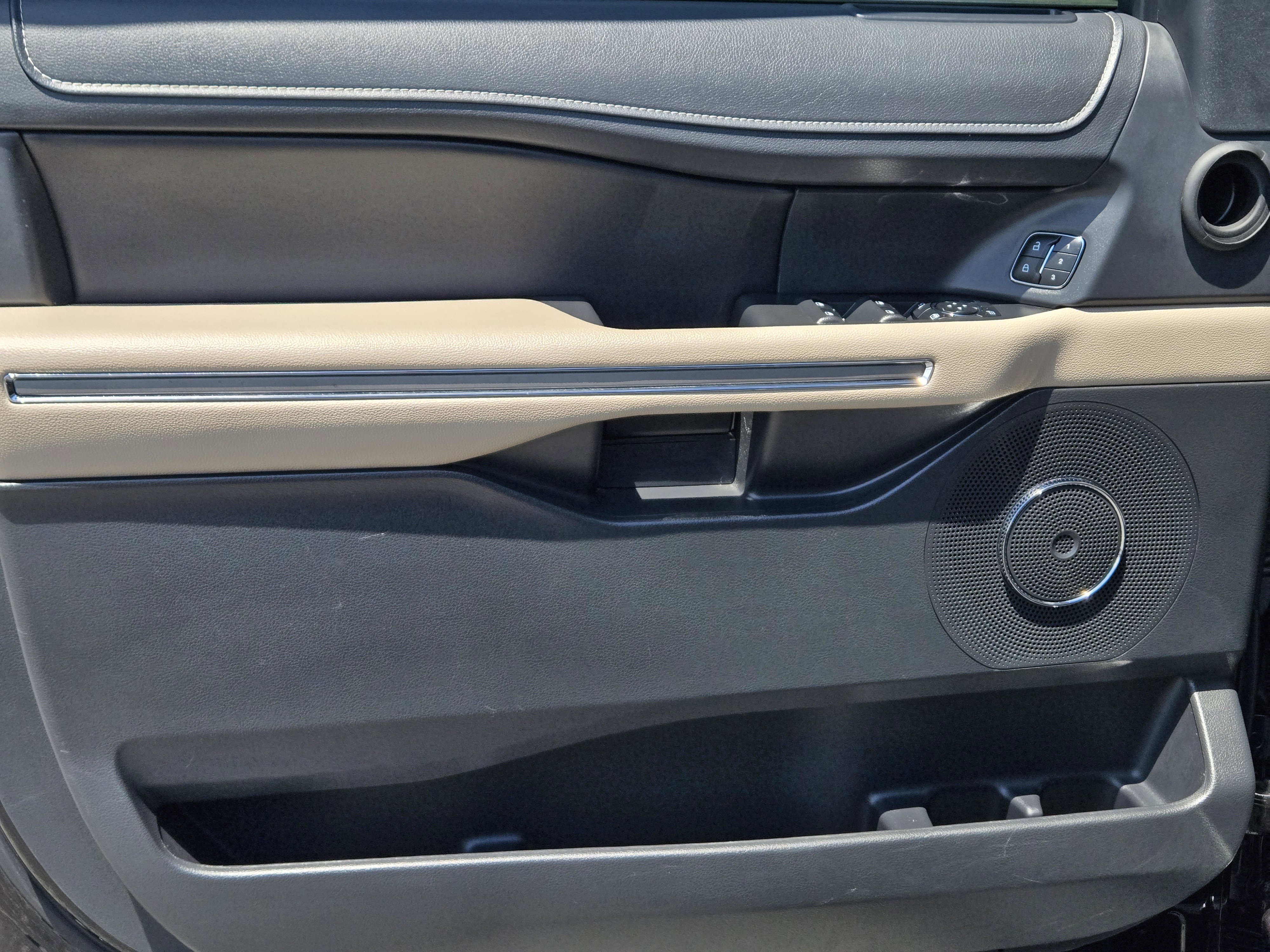Certified 2024 Ford Expedition Max XLT RWD image 14