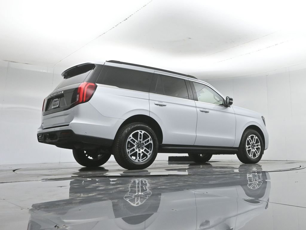 Certified 2025 Ford Expedition Active AWD/4WD image 55