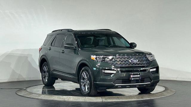 Certified 2021 Ford Explorer XLT w/ Equipment Group 202A AWD/4WD image 2