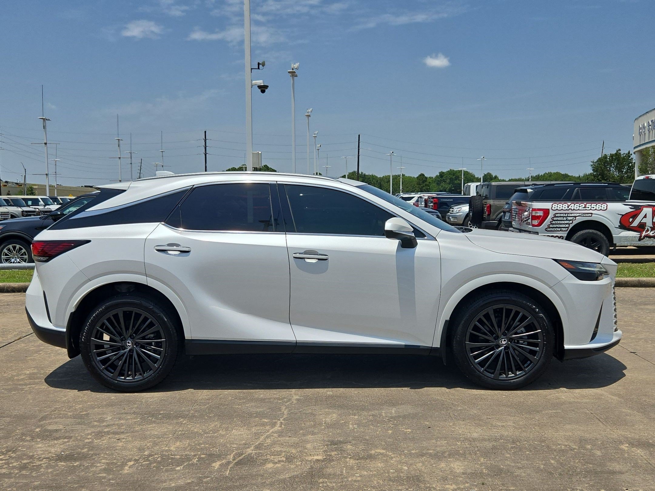 Used 2024 Lexus RX 350 Premium w/ Accessory Package (Z1) FWD image 2
