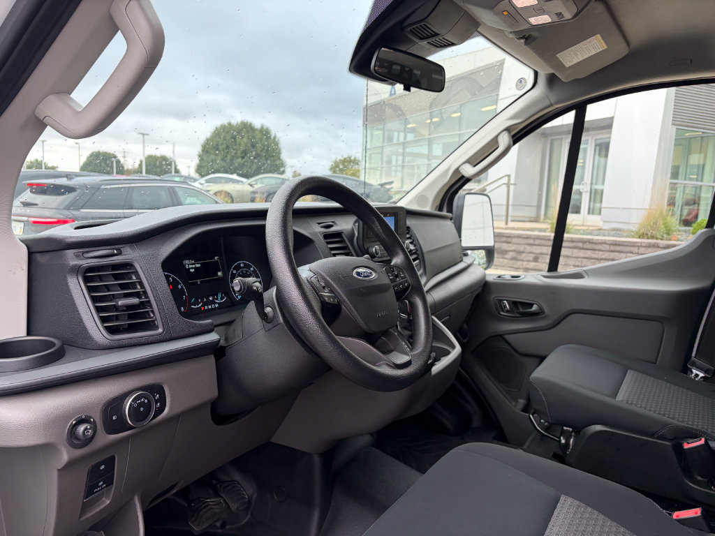Certified 2025 Ford Transit 250 Low Roof w/ Exterior Upgrade Package RWD image 9