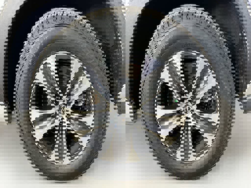 Used 2020 Toyota Highlander XLE image 8