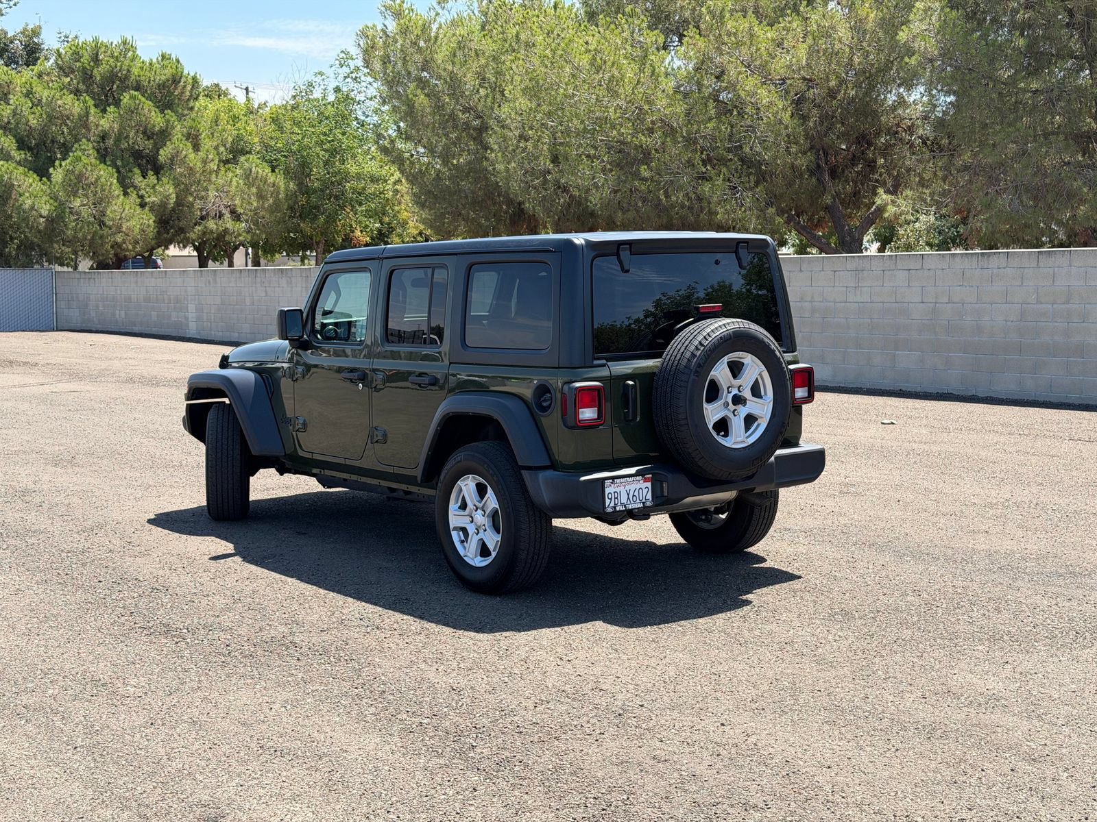 Used 2022 Jeep Wrangler Unlimited Sport AWD/4WD image 7