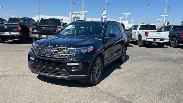 Certified 2022 Ford Explorer XLT w/ Equipment Group 202A image 8