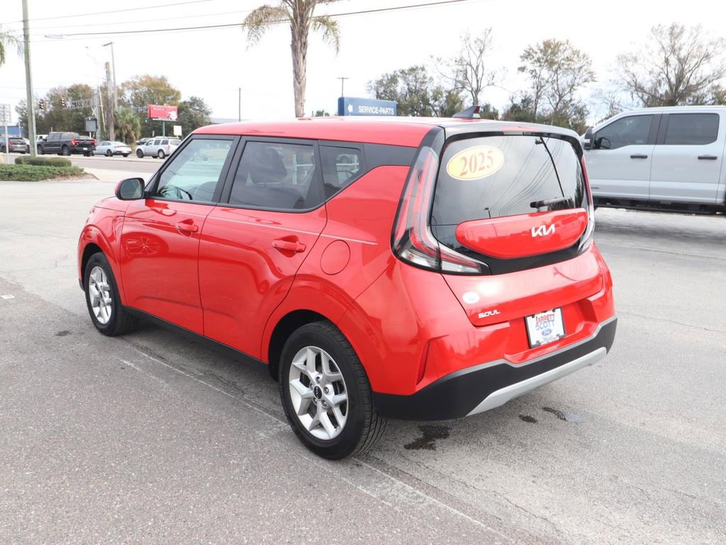 Used 2025 Kia Soul LX w/ LX Technology Package image 8